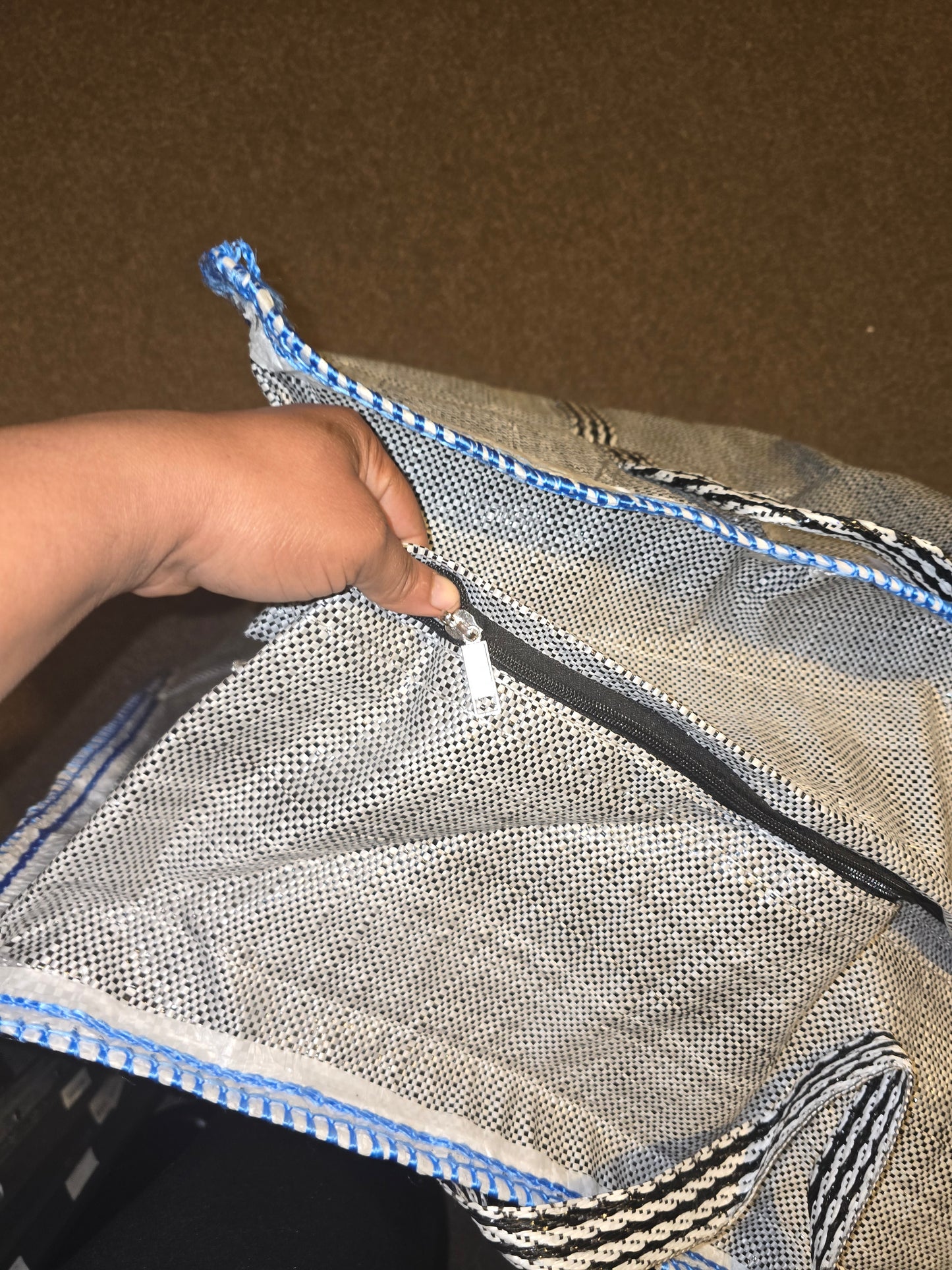 Heavy Duty Storage Bags For Moving House, Storage, Laundry and Shopping with strong Zip and Handle, Ghana must go Bag.